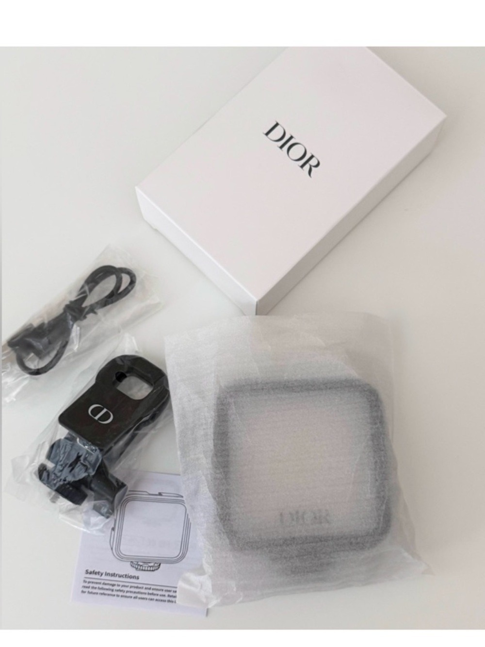 Dior Beauty Phone Light New Authentic - Picture 11 of 13
